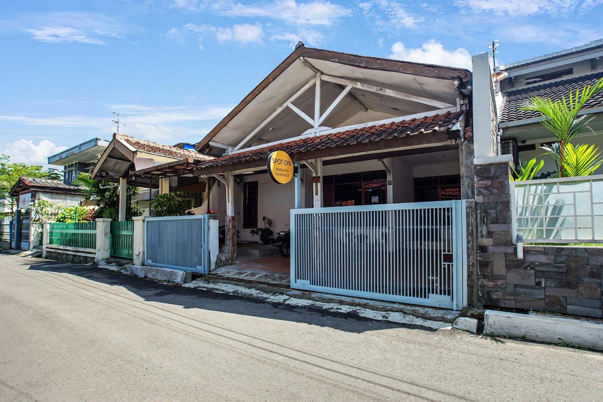 Spot On 91117 Sriwijaya Residence Syariah Bandung Exteriör bild